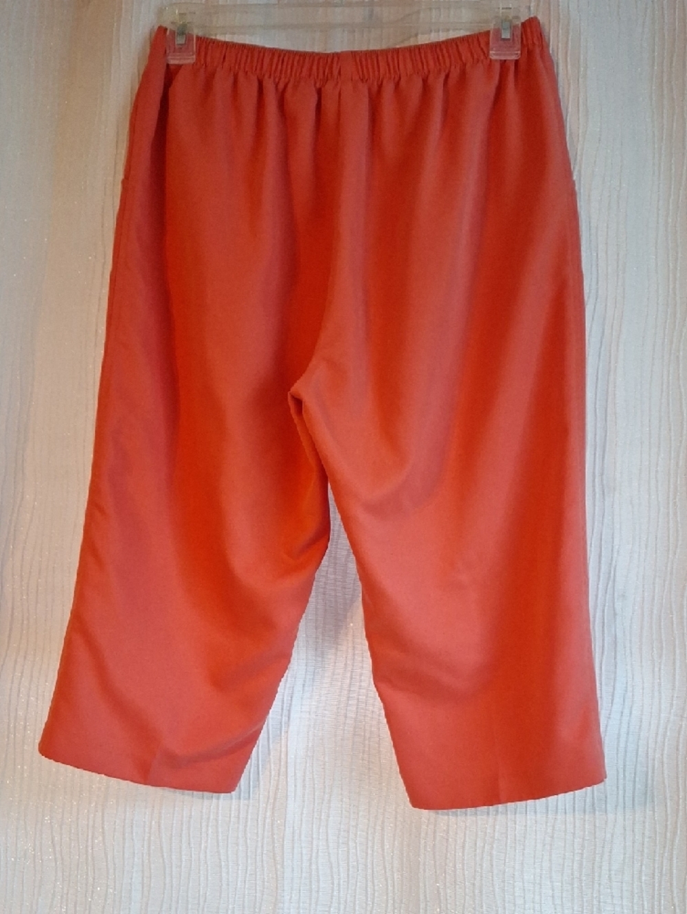 Kim Rogers Coral Capri Pants - Picture 2 of 4